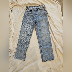 WOMANS DIVIDED H&M JEAN SIZE 8